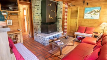 Televisión, chimenea