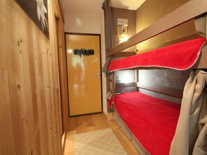 Room - Renovated Studio for 4 in Andromède Residence, Close to Slopes and Shops (Flaine)