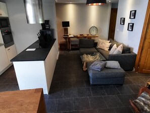 TV, fireplace, DVD player