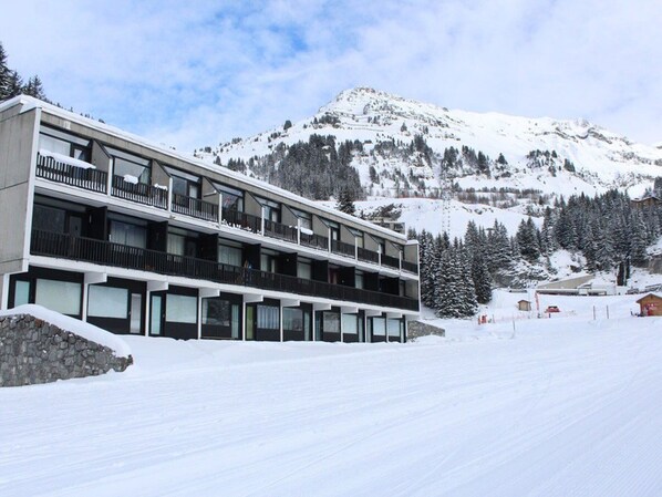Exterior - Ski-in/Ski-out Studio for 4 with Terrace, Stunning Views, Close to Shops (Flaine)