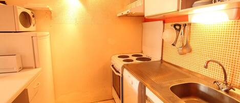 電子レンジ、食器洗い機