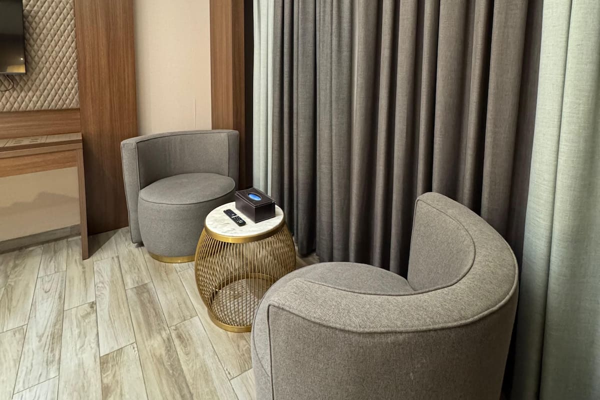 Minibar, in-room safe, blackout drapes, soundproofing