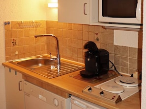 Kühlschrank, Mikrowelle, Geschirrspüler