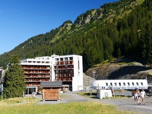 Exterior - Flaine: 4R ski-in/ski-out, pool, parking, 8 people (Flaine)