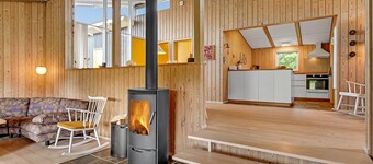 Amazing home in Allingåbro with WiFi