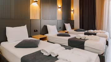 Standard Triple Room, Multiple Beds, Non Smoking, Balcony