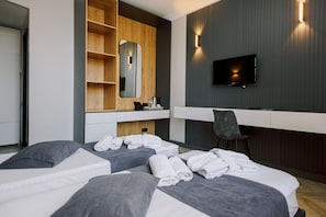 Standard Twin Room, Multiple Beds, Non Smoking, Balcony | Minibar, in-room safe, desk, iron/ironing board - Hotel Bel Mare (Batumi)