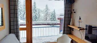 Arcs 1800 Apartment with panoramic south-facing view, sleeps 4-5.