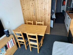 تناول الطعام