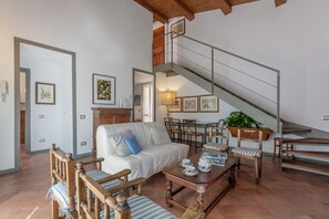 Living area - Francolino Duplex Charming La Farnia Villa in the green x5 (Ferrara)