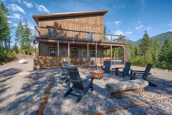 Property grounds - Eagles Nest Escape, Hot Tub and Firepit (Creston)