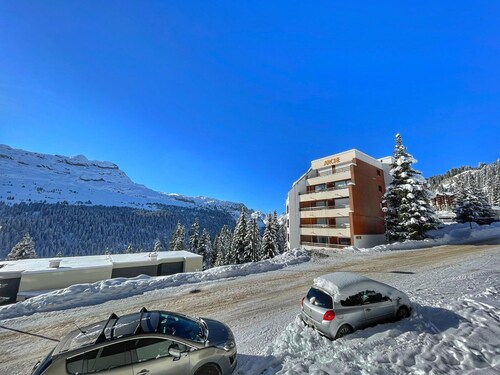 Cozy Studio for 5, Near Ski Lift and Shops, South-Facing Balcony, Flaine Forest - Doris Residence