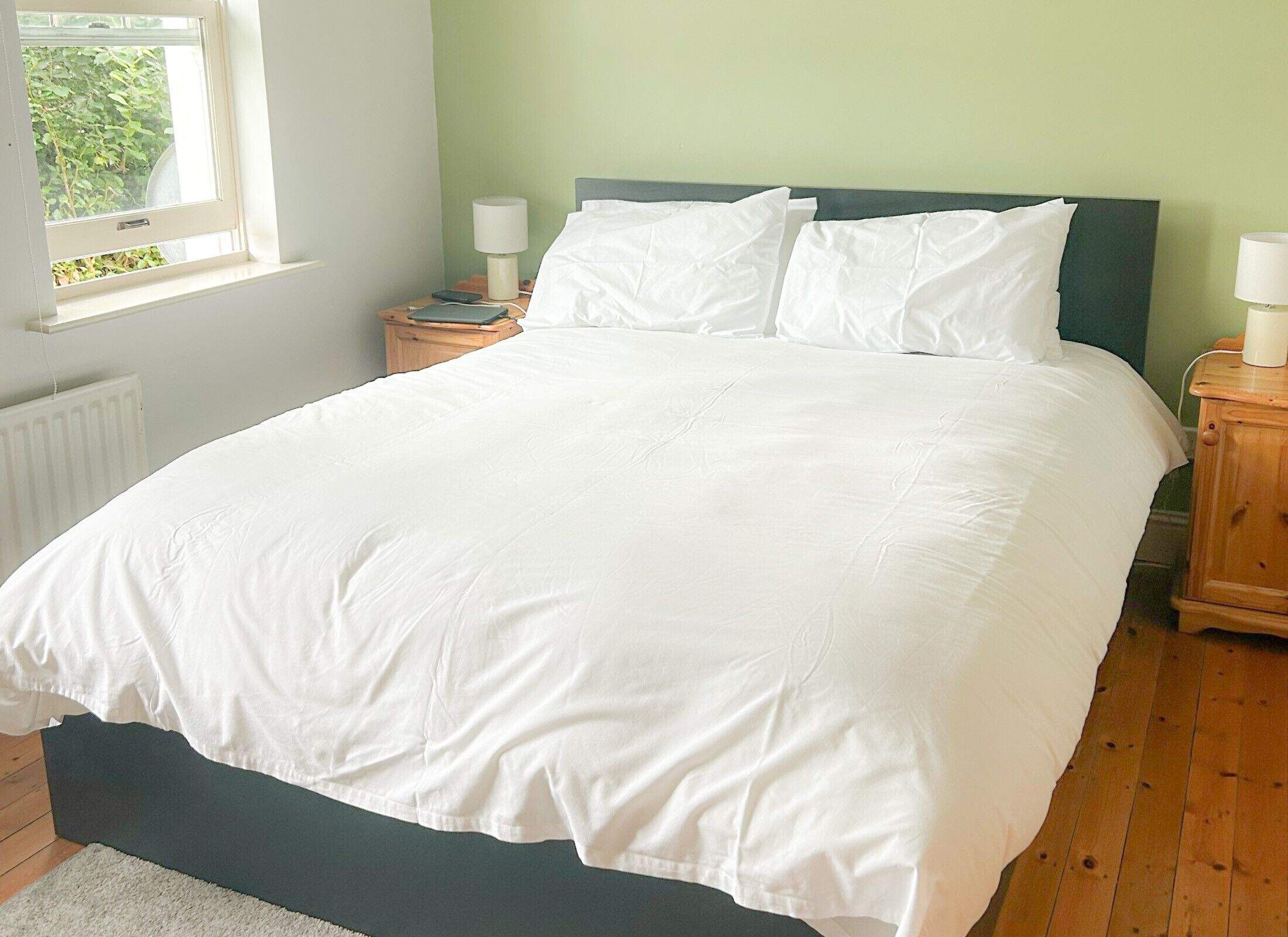 3 bedrooms, bed sheets