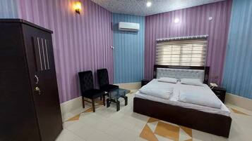 Iron/ironing board, free WiFi