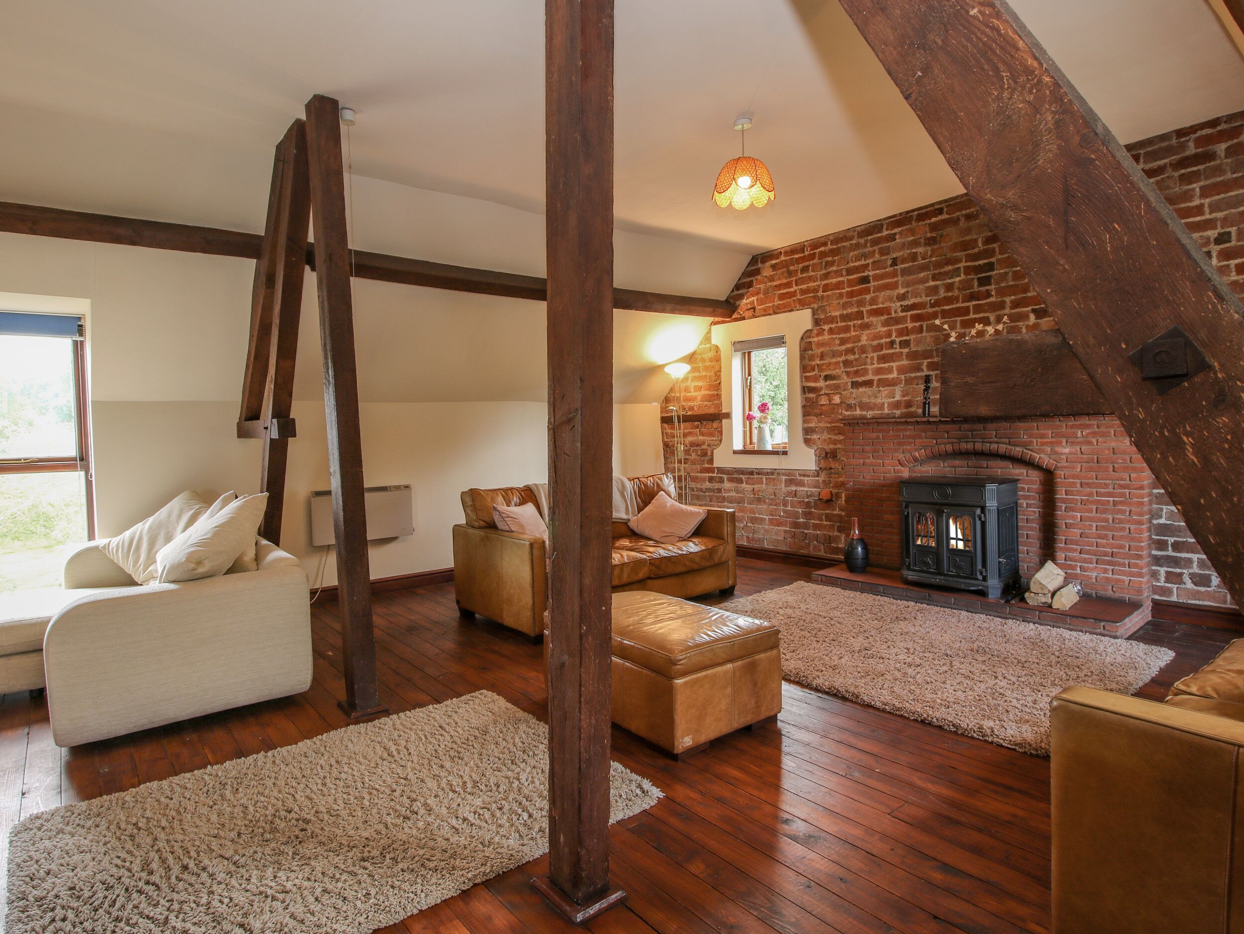 Owlbury Hall Barn, Pet Friendly, With Hot Tub In Bishop's Castle - Shropshire