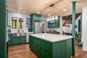 Fridge, microwave, oven, stovetop - Escape to Our Charming A-Frame Retreat -Family Fun (Brevard)