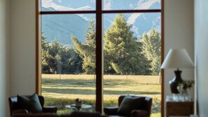 Interior - Vista on Speargrass with spa (Queenstown)