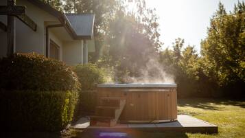 室外 SPA 浴池