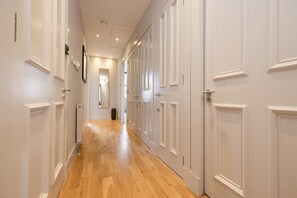 Interior - Refined Apartment nestled in New Town (EDINBURGH)