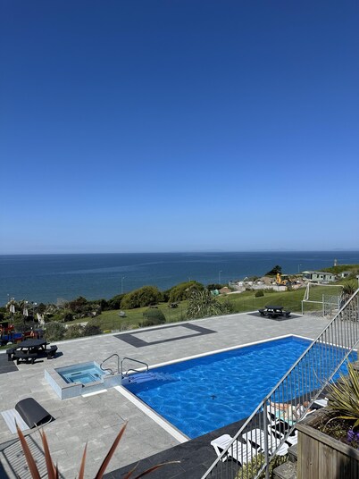 Barmouth Pet-friendly 2-bed Caravan With Sea View