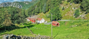 Amazing home in Hidrasund with WiFi