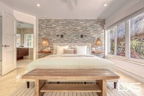 4 slaapkamers, een bureau, een strijkplank/strijkijzer, gratis wifi