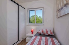 3 bedrooms, Internet