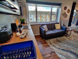 컴포트 스튜디오 | 전용 주방 | 냉장고, 전자레인지, 쿡탑, 전기 주전자