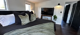 #2 Chestnut new lovely 2BR Apt 0.5 mile to Cooperstown All Star Village 