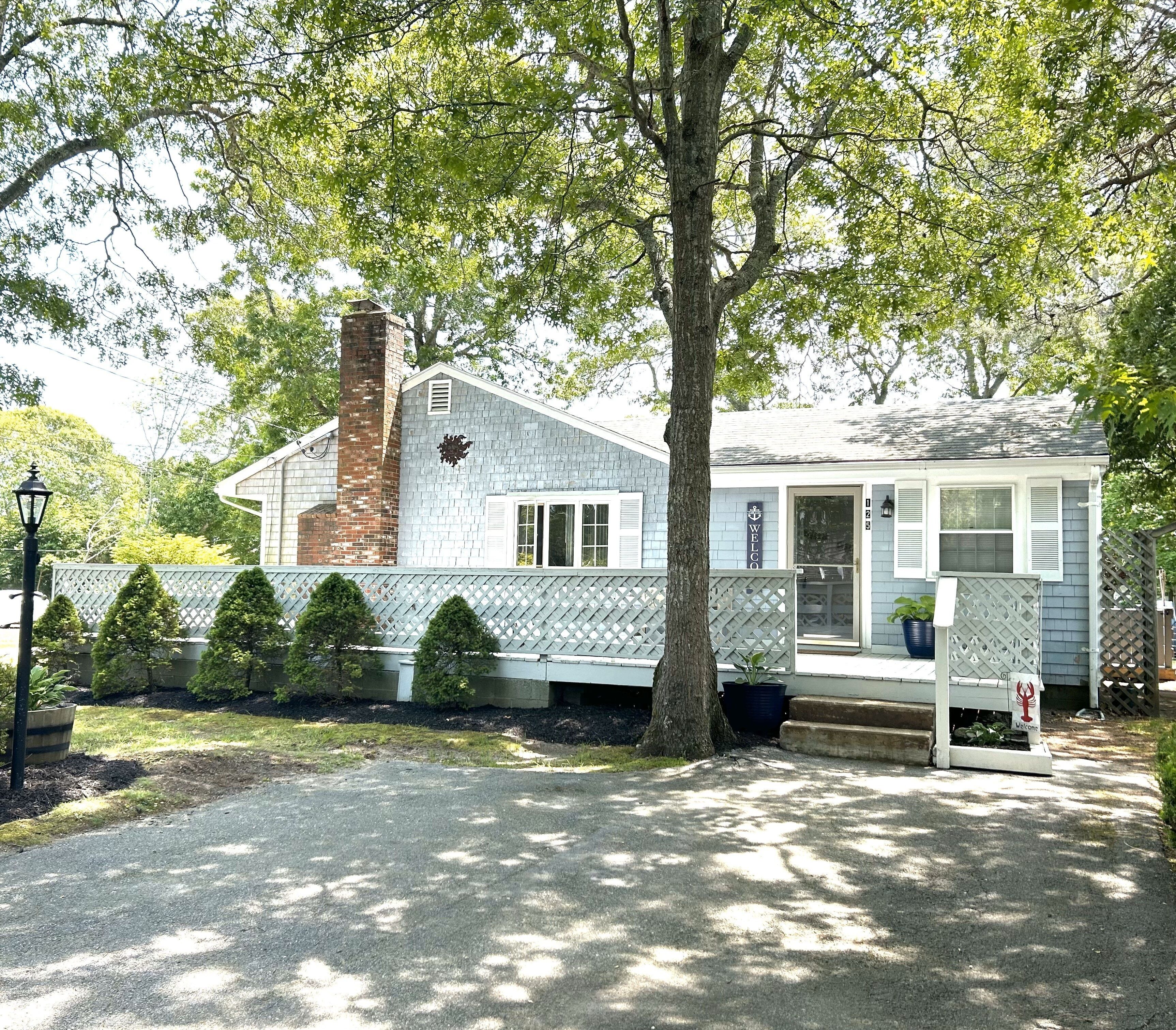 Nice Three bedroom close to Craigville Beach