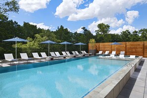 Outdoor pool - Hyatt Regency Conroe (Conroe)