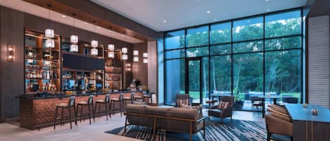 Lobby-lounge