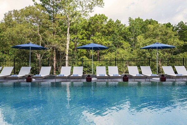 حمّام سباحة خارجي