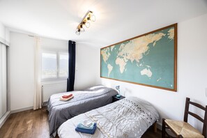 3 soverom, strykejern/-brett og sengetøy