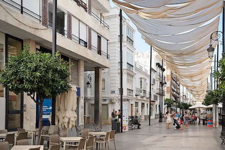 Outdoor dining. Accessible Holiday Apartment 'Ancha 9' with Private Terrace & A/C