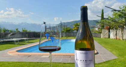 Farmhouse "Valtlhof - Apt 1" with Shared Pool, Shared Garden & Wi-Fi