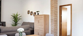 Casa de vacaciones "Villa Montenmedio - Paula" con vistas a la montaña y piscina