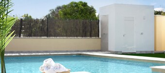 Pet-Friendly Holiday Home "Villa Montenmedio - Juande"