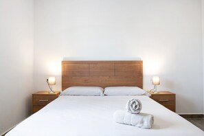 3 bedrooms, bed sheets