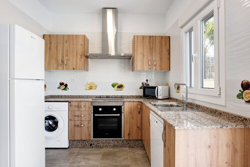 Pet-Friendly Holiday Home "Villa Montenmedio - Juande"