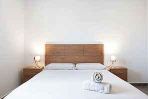 3 bedrooms, bed sheets