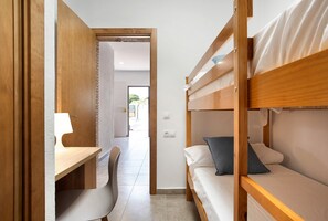 3 bedrooms, bed sheets