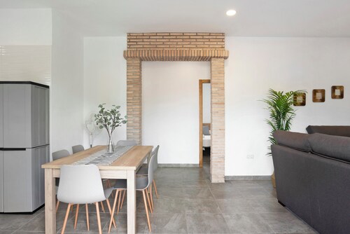 Maison de vacances "Villa Montemedio - Paco" avec piscine privée et vue sur les montagnes