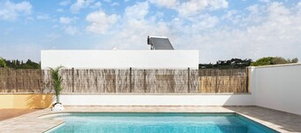 Holiday Home "Villa Montemedio - Paco" with Private Pool and Mountain View