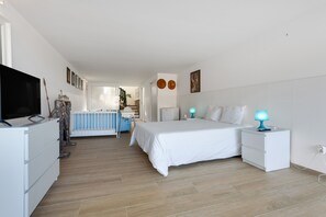 Room - Vacation Home "Villa Bahía de Michel" with Sea View, Pool, Garden & Wi-Fi (santa ursula)