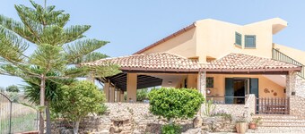 Villa 'Tre S' with Sea View, Garden & Wi-Fi