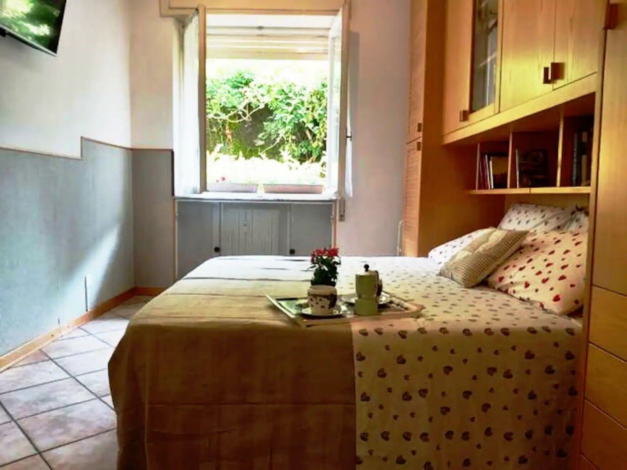 1 slaapkamer, een strijkplank/strijkijzer, gratis wifi, beddengoed