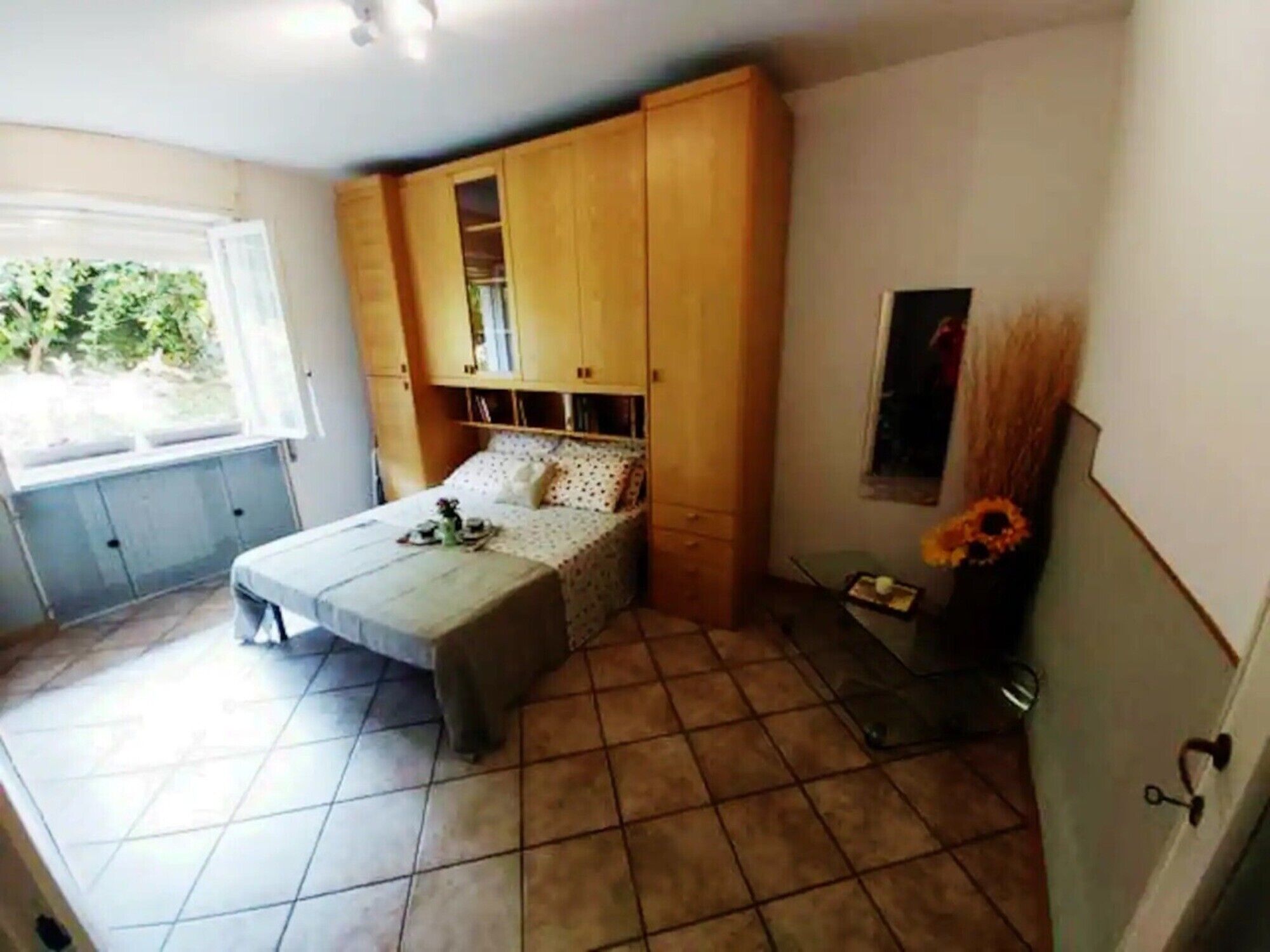 1 室のベッドルーム、アイロン / アイロン台、WiFi (無料)、ベッドシーツ