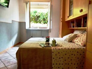 1 chambre, fer et planche à repasser, Wi-Fi gratuit, draps fournis