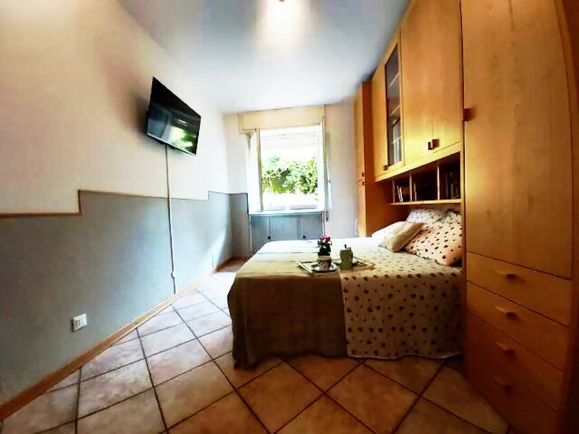 1 slaapkamer, een strijkplank/strijkijzer, gratis wifi, beddengoed